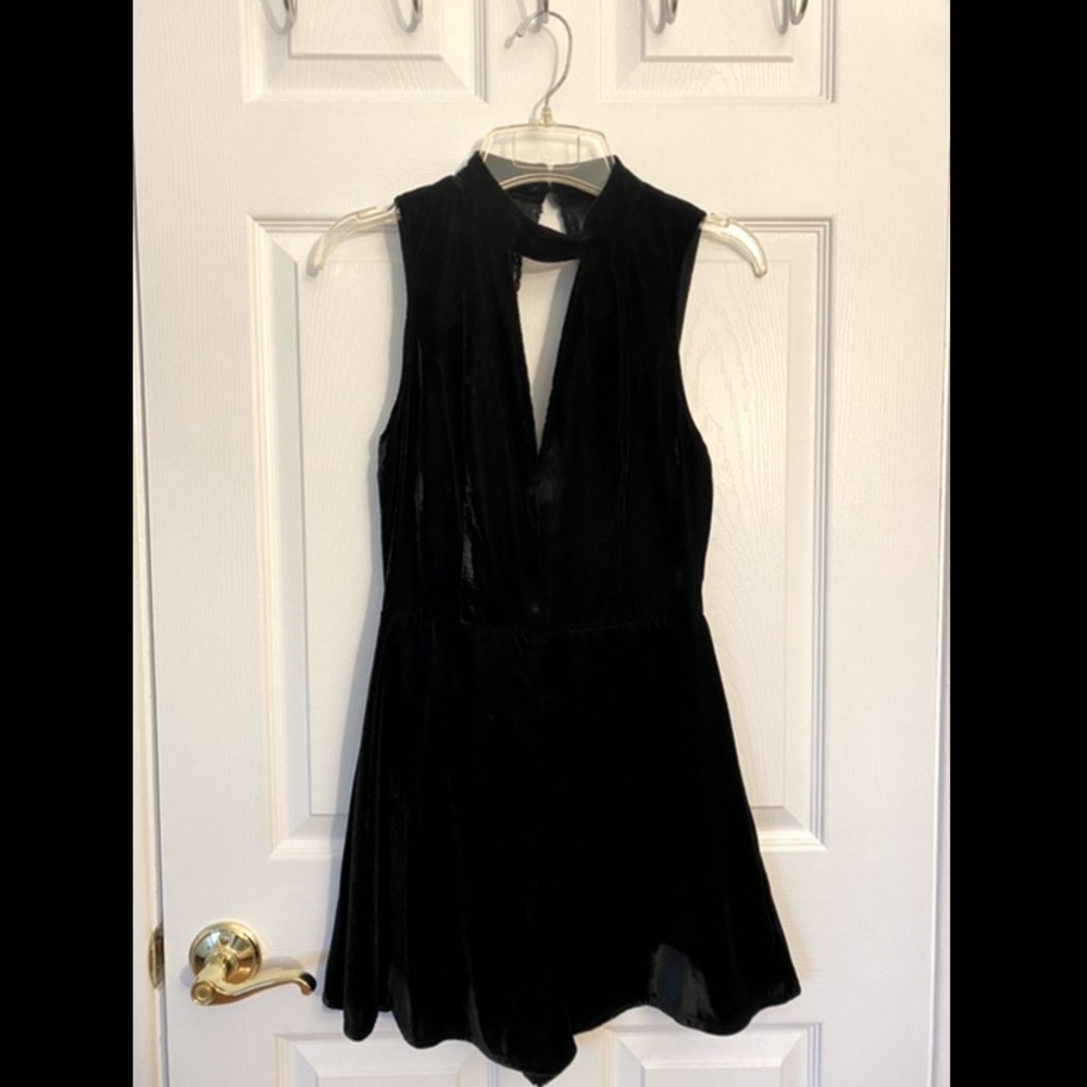 Abercrombie & Fitch 00 Black Velvet Romper
